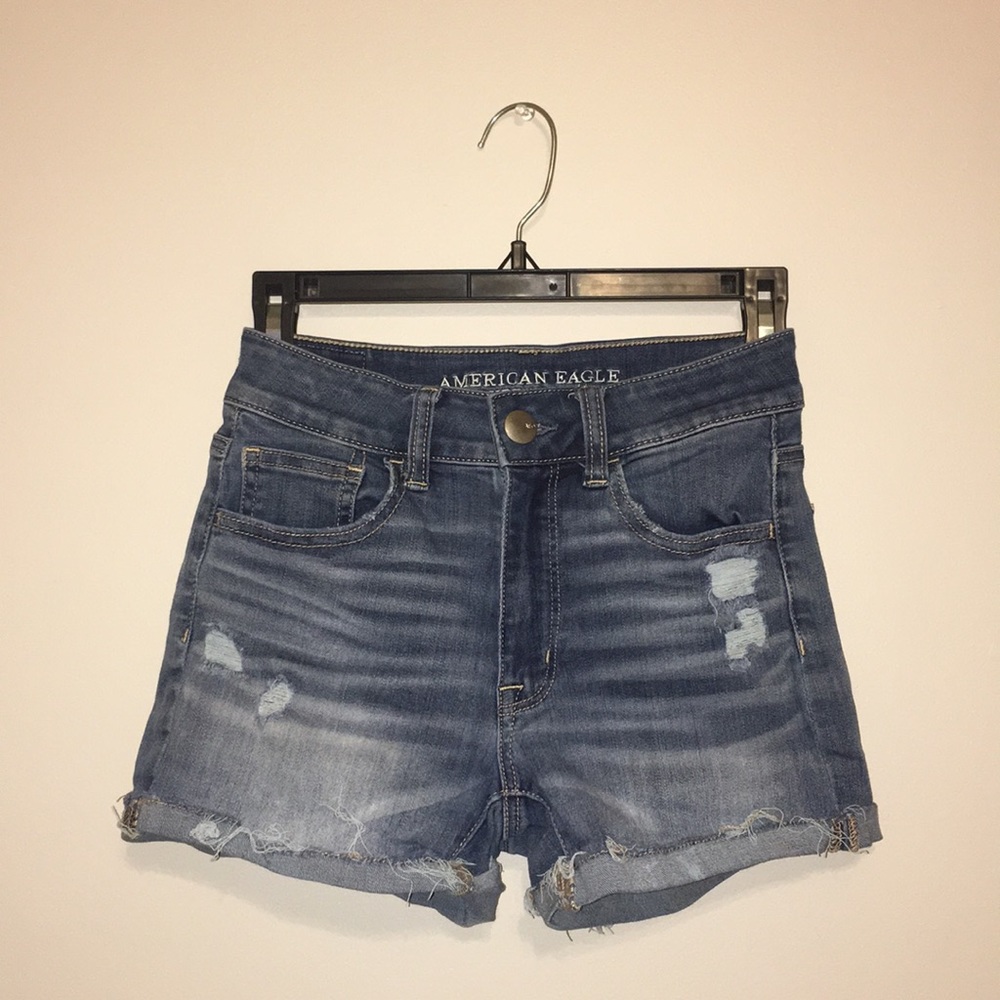 SUPER CUTE JEAN SHORTS !!!!